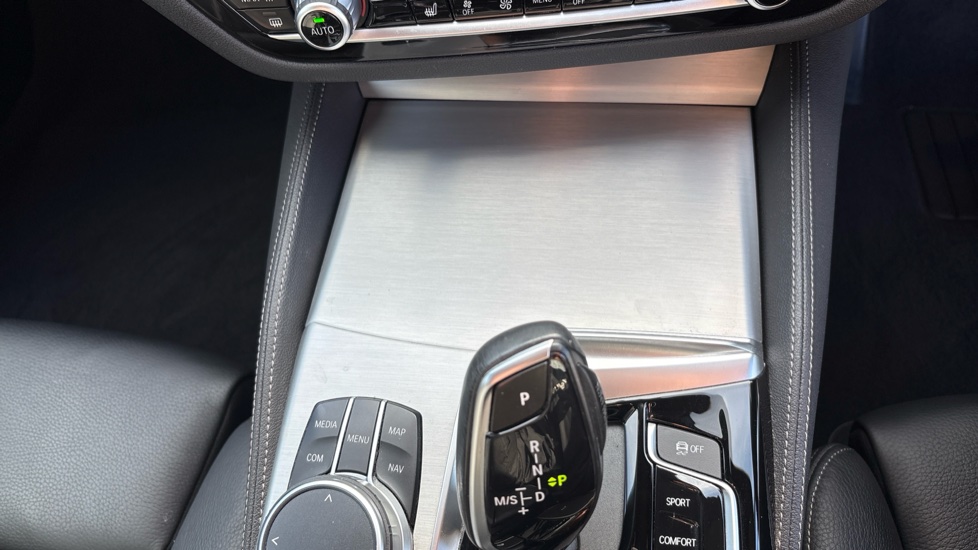 BMW 5 Series 520d MHT xDrive M Sport 5dr Auto Diesel Estate - Image 69