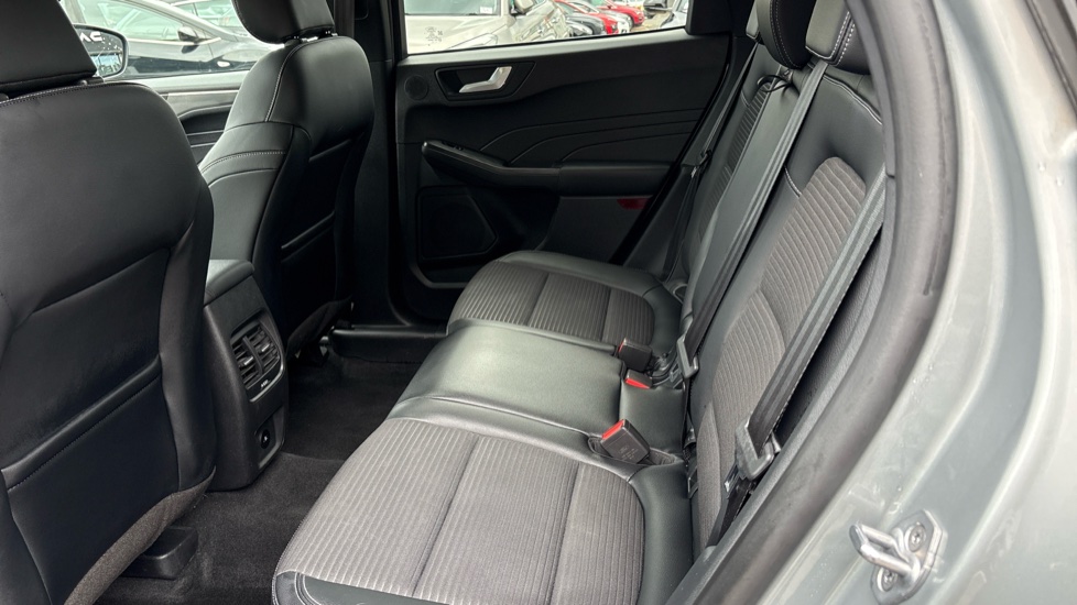 Ford Kuga 1.5 EcoBoost 150 Titanium Edition 5dr Petrol Estate - Image 16