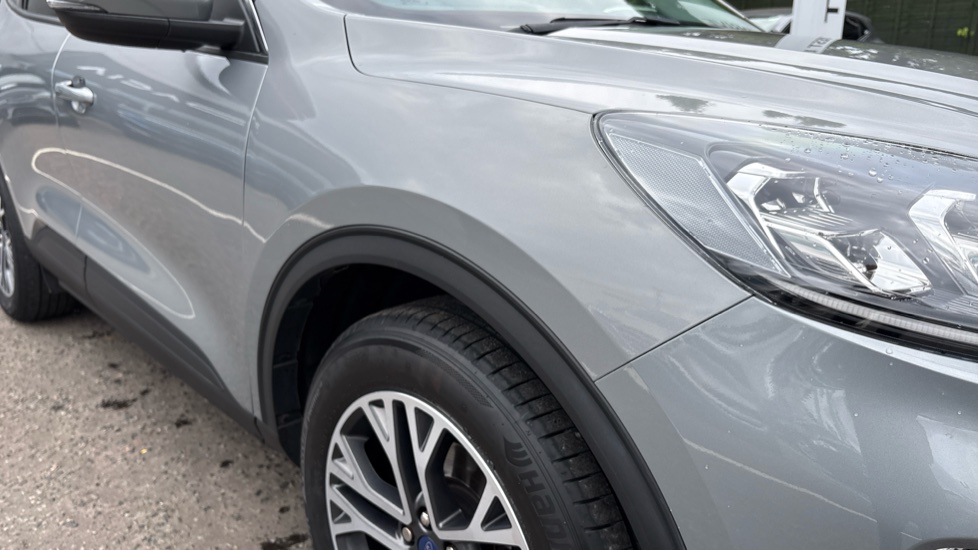 Ford Kuga 1.5 EcoBoost 150 Titanium Edition 5dr Petrol Estate - Image 31