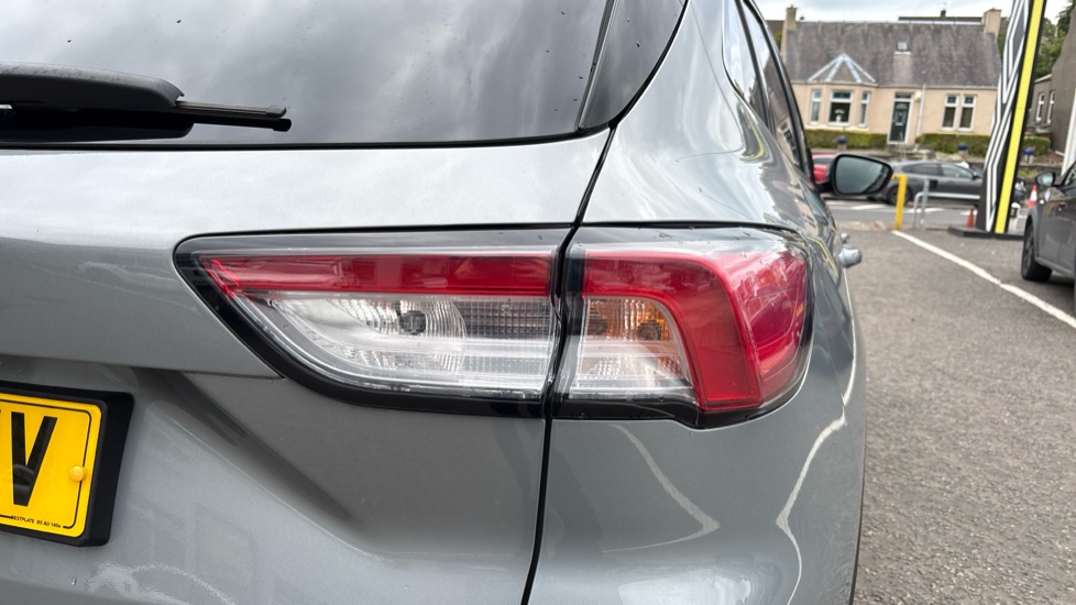 Ford Kuga 1.5 EcoBoost 150 Titanium Edition 5dr Petrol Estate - Image 36