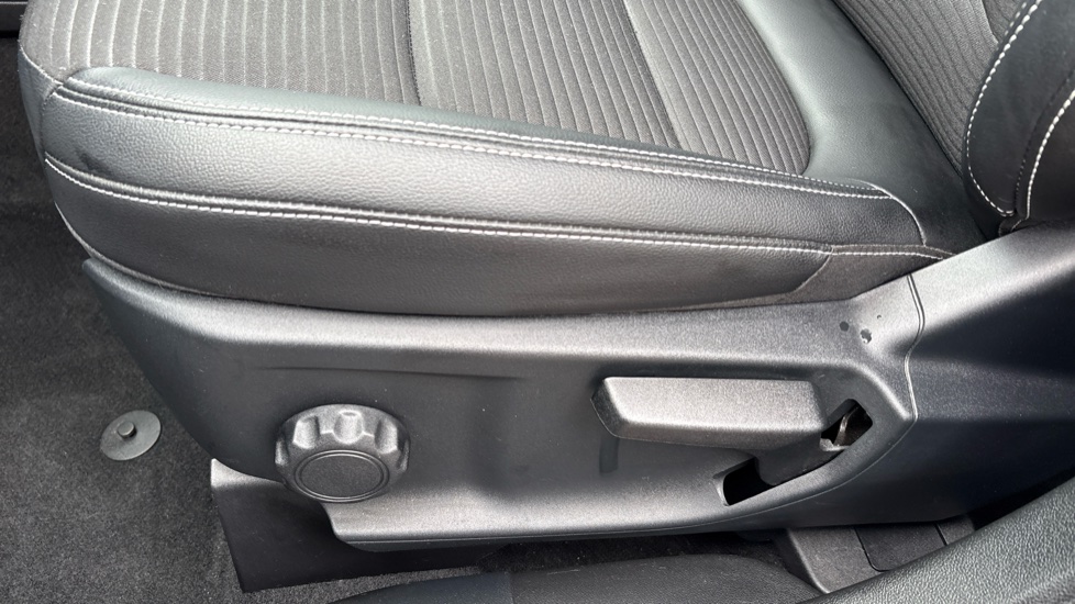 Ford Kuga 1.5 EcoBoost 150 Titanium Edition 5dr Petrol Estate - Image 56