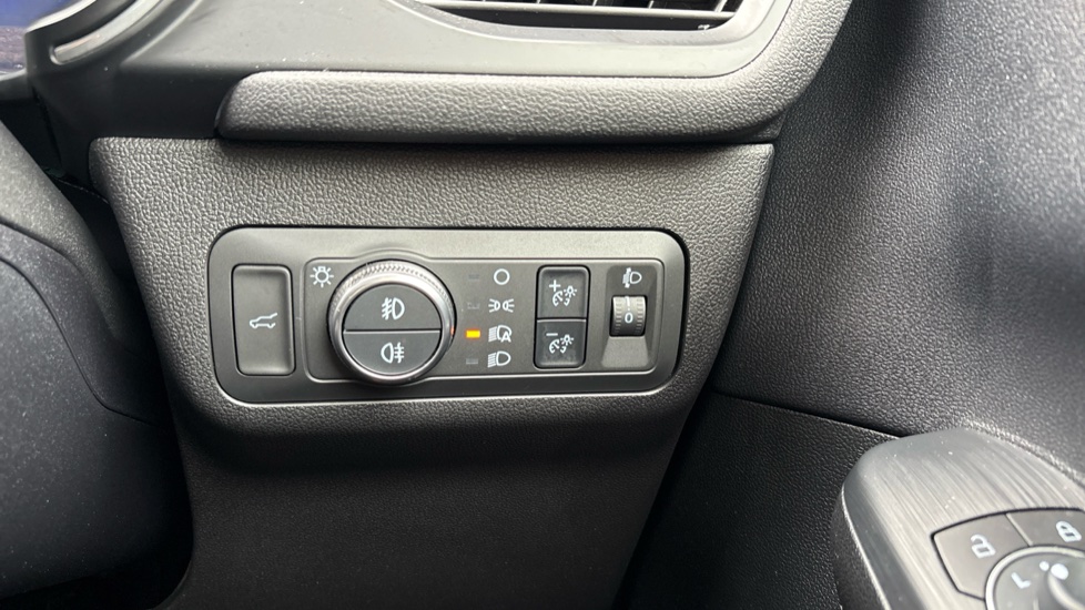Ford Kuga 1.5 EcoBoost 150 Titanium Edition 5dr Petrol Estate - Image 58