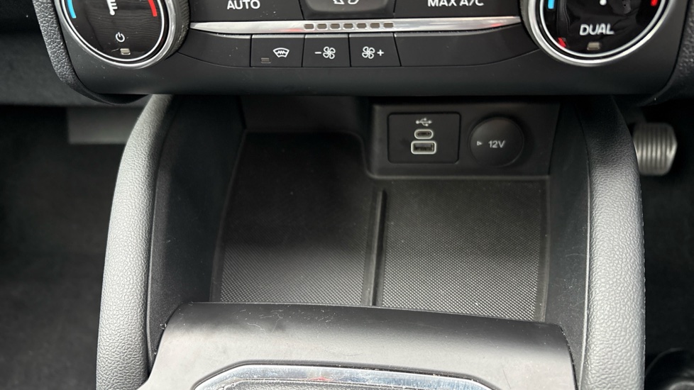 Ford Kuga 1.5 EcoBoost 150 Titanium Edition 5dr Petrol Estate - Image 63