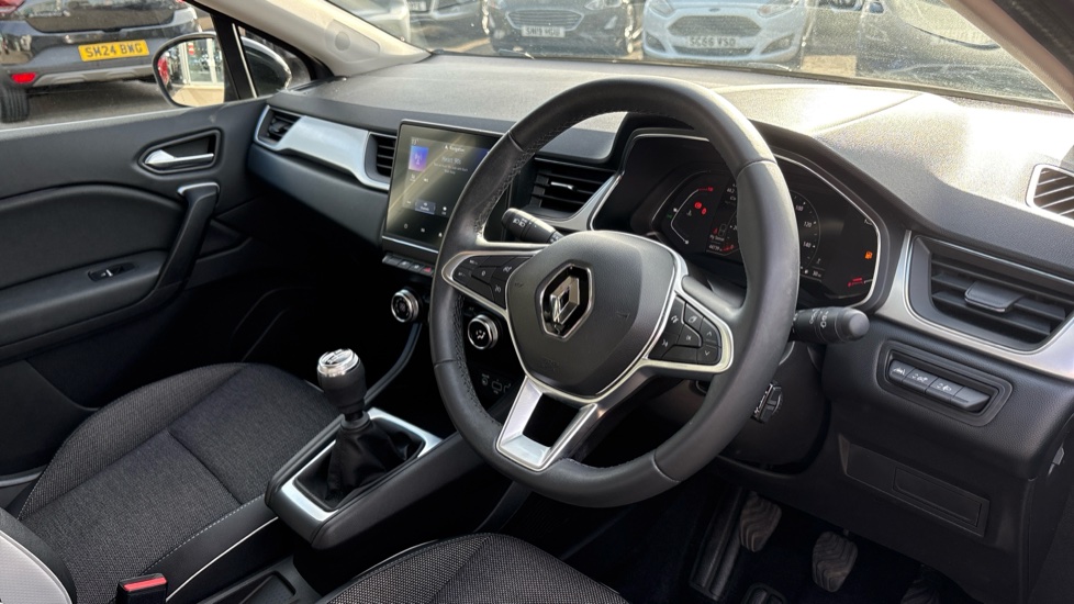 Renault Captur 1.0 TCE 90 SE Edition 5dr Petrol Hatchback - Image 11