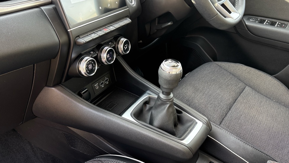 Renault Captur 1.0 TCE 90 SE Edition 5dr Petrol Hatchback - Image 13