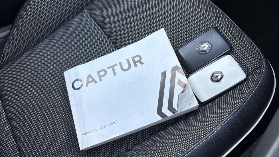 Renault Captur 1.0 TCE 90 SE Edition 5dr Petrol Hatchback - Image 19
