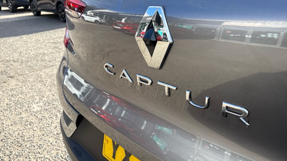 Renault Captur 1.0 TCE 90 SE Edition 5dr Petrol Hatchback - Image 22