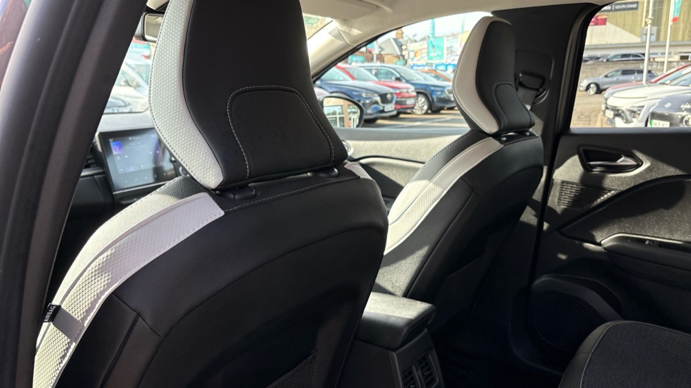 Renault Captur 1.0 TCE 90 SE Edition 5dr Petrol Hatchback - Image 27
