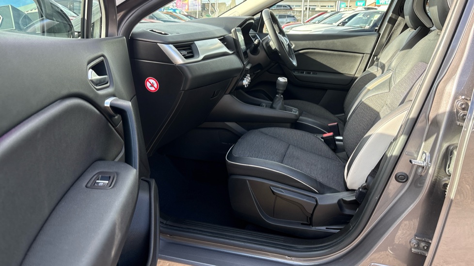 Renault Captur 1.0 TCE 90 SE Edition 5dr Petrol Hatchback - Image 30