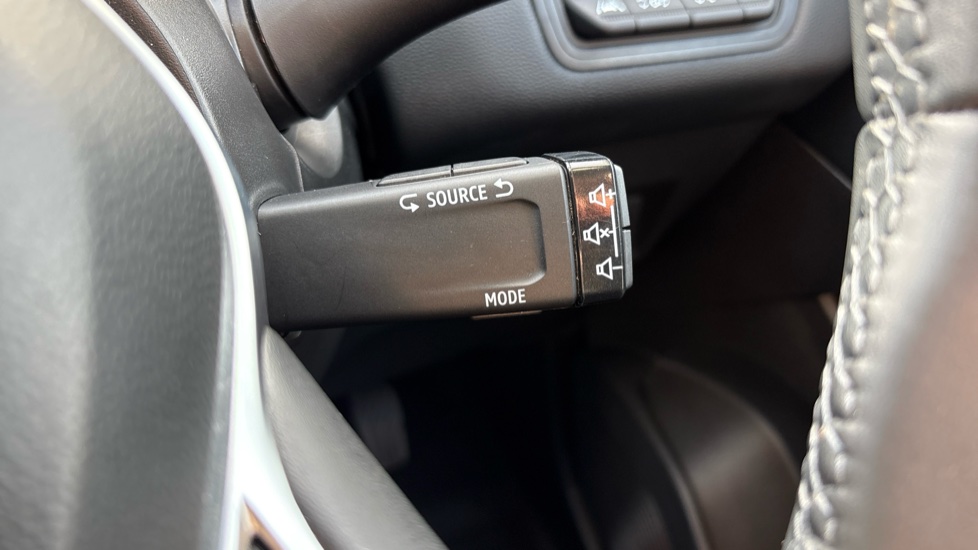 Renault Captur 1.0 TCE 90 SE Edition 5dr Petrol Hatchback - Image 35