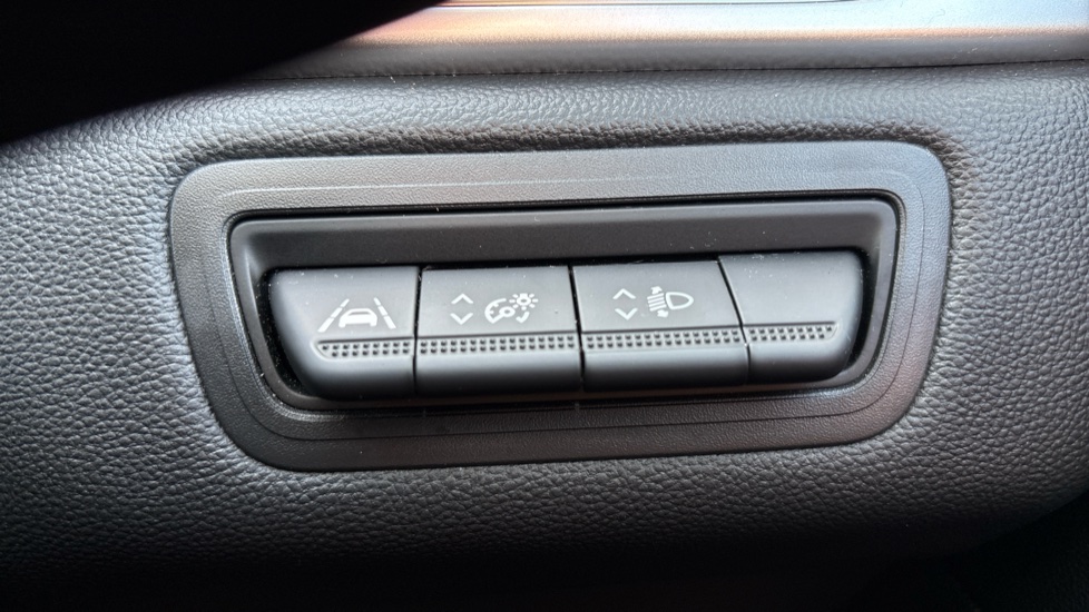 Renault Captur 1.0 TCE 90 SE Edition 5dr Petrol Hatchback - Image 38