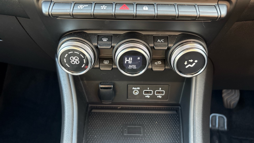 Renault Captur 1.0 TCE 90 SE Edition 5dr Petrol Hatchback - Image 39