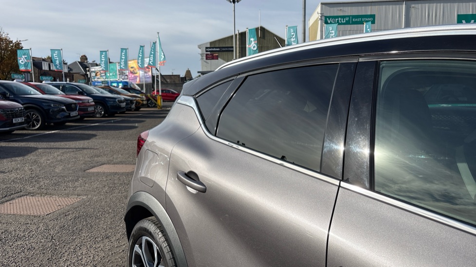 Renault Captur 1.0 TCE 90 SE Edition 5dr Petrol Hatchback - Image 58