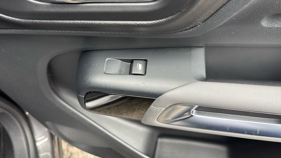 Citroen C5 Aircross 1.6 PureTech 180 Flair Plus 5dr EAT8 Petrol Hatchback - Image 30
