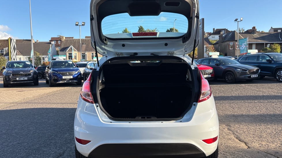 Ford Fiesta 1.25 82 Zetec 5dr Petrol Hatchback - Image 4