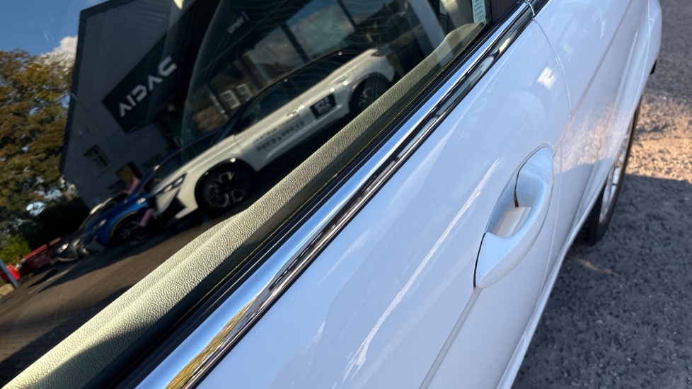 Ford Fiesta 1.25 82 Zetec 5dr Petrol Hatchback - Image 29