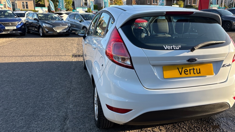 Ford Fiesta 1.25 82 Zetec 5dr Petrol Hatchback - Image 31