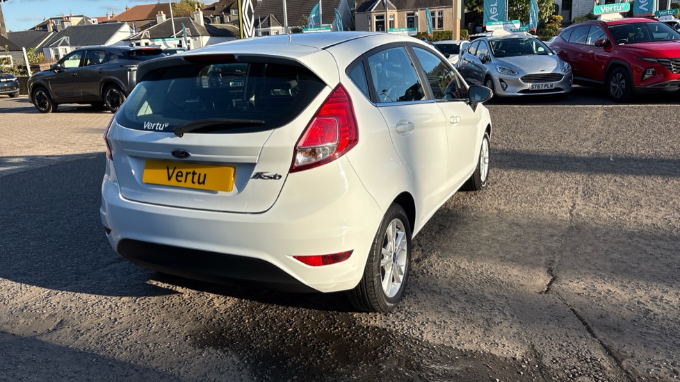 Ford Fiesta 1.25 82 Zetec 5dr Petrol Hatchback - Image 32