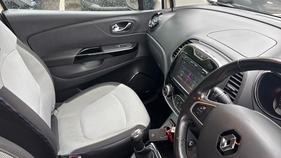 Renault Captur 1.5 dCi 90 Dynamique Nav 5dr Diesel Hatchback - Image 14