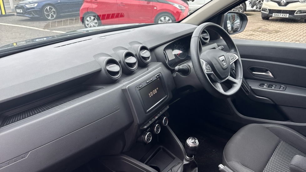 Dacia Duster 1.6 SCe Comfort 5dr Petrol Estate - Image 9