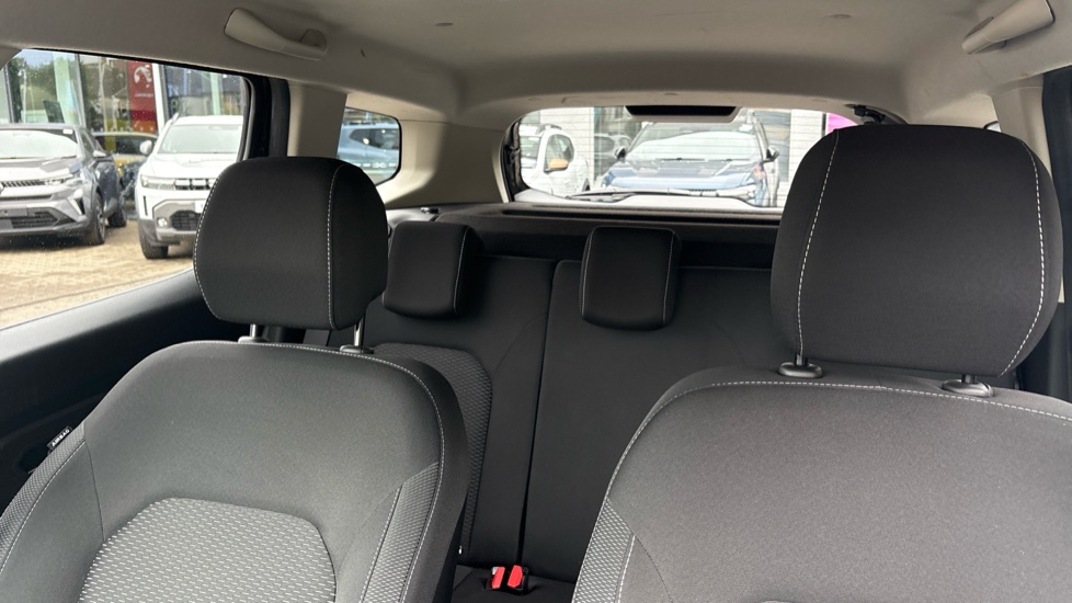 Dacia Duster 1.6 SCe Comfort 5dr Petrol Estate - Image 15