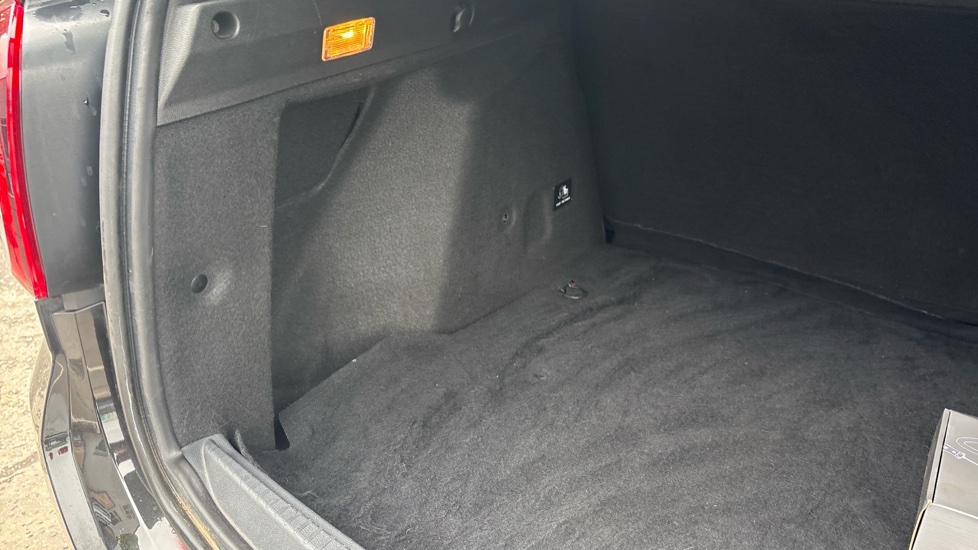 Dacia Duster 1.6 SCe Comfort 5dr Petrol Estate - Image 32