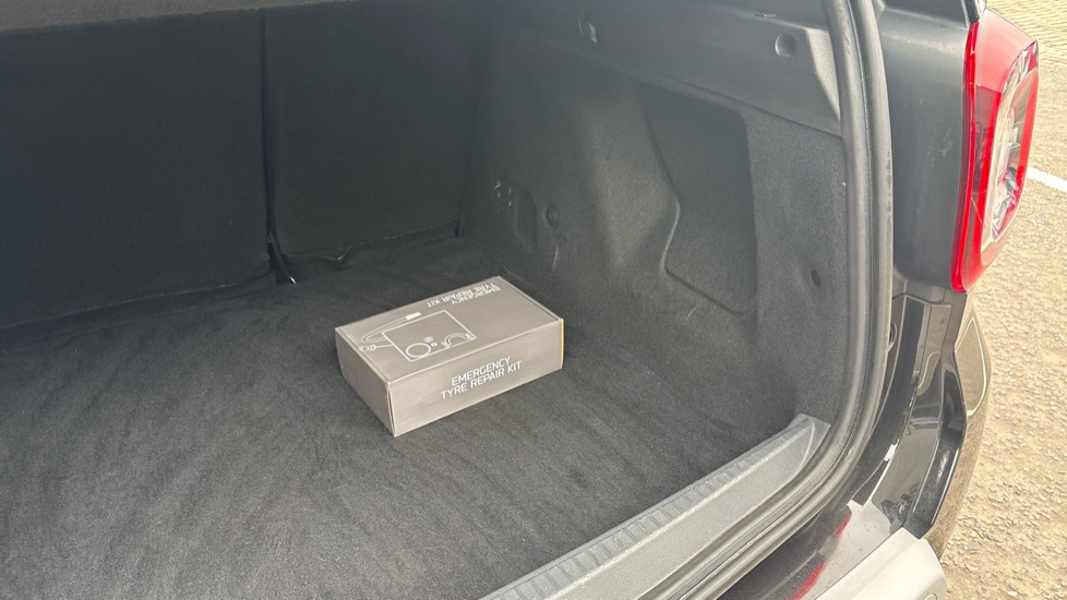 Dacia Duster 1.6 SCe Comfort 5dr Petrol Estate - Image 33