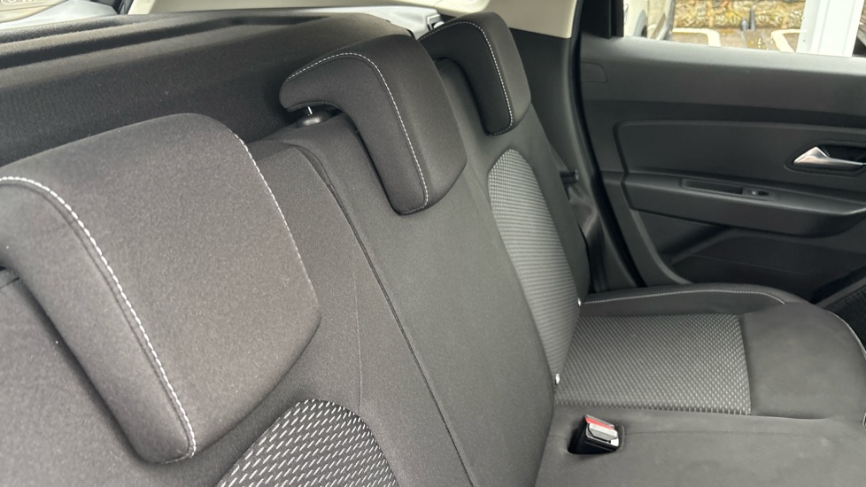 Dacia Duster 1.6 SCe Comfort 5dr Petrol Estate - Image 36