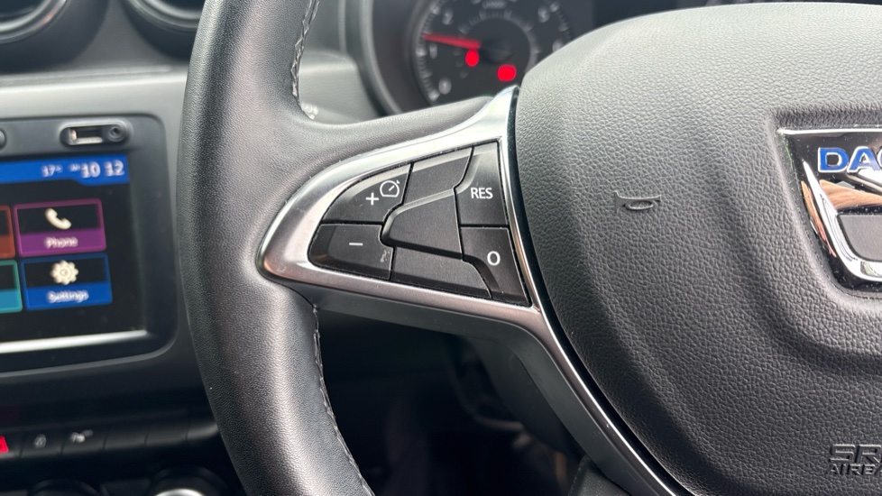 Dacia Duster 1.6 SCe Comfort 5dr Petrol Estate - Image 39