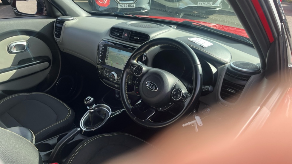 Kia Soul 1.6 CRDi 134 Mixx 5dr Diesel Hatchback - Image 11