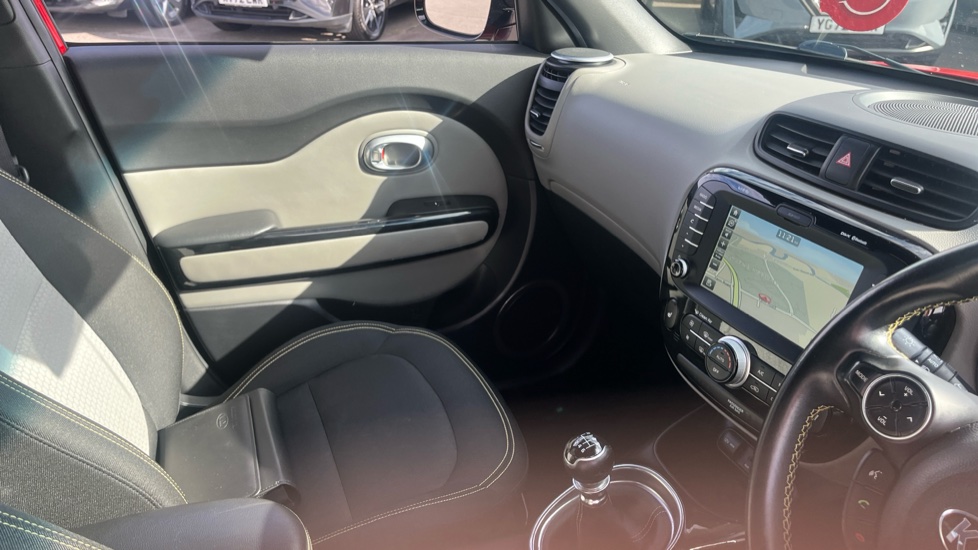 Kia Soul 1.6 CRDi 134 Mixx 5dr Diesel Hatchback - Image 14