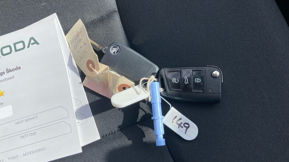 Skoda Kamiq 1.0 TSI 95 SE Drive 5dr Petrol Hatchback - Image 20