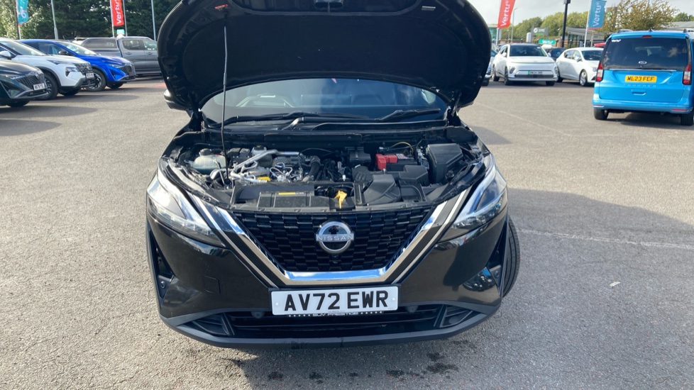 Nissan Qashqai 1.3 DiG-T MH 158 Tekna 5dr Xtronic Petrol Hatchback - Image 8