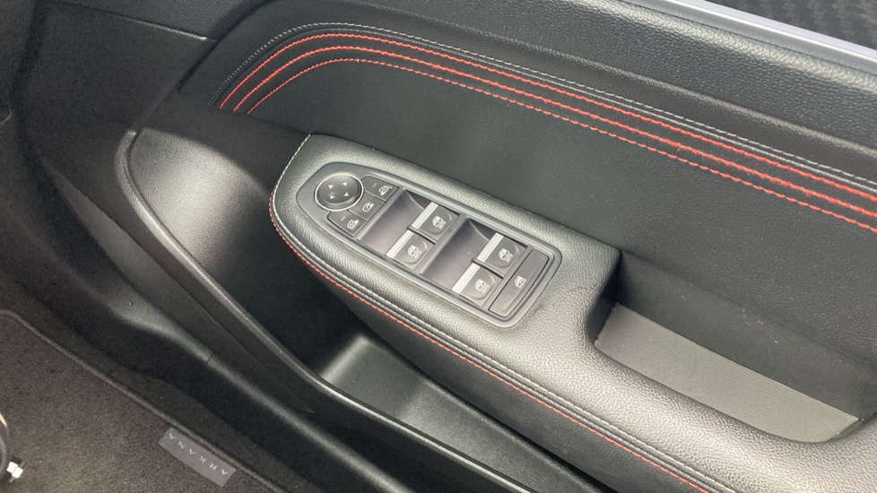Renault Arkana 1.6 E-TECH Hybrid 145 R.S. Line 5dr Auto Hybrid Estate - Image 25