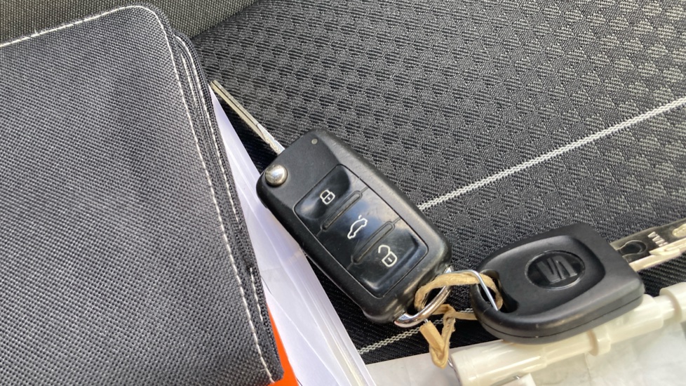 SEAT Mii 61kW One 36.8kWh 5dr Auto Electric Hatchback - Image 20