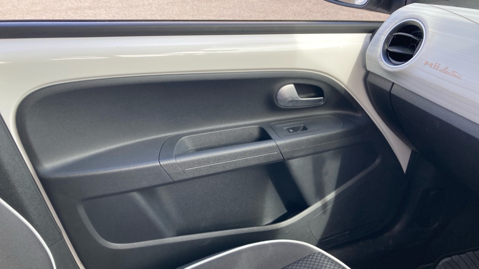 SEAT Mii 61kW One 36.8kWh 5dr Auto Electric Hatchback - Image 23