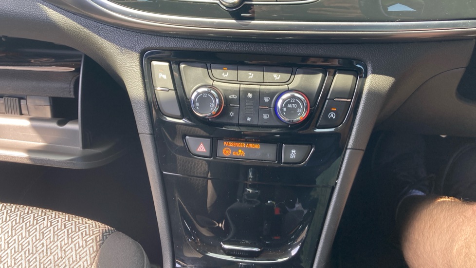 Vauxhall Mokka X 1.4T ecoTEC Design Nav 5dr Petrol Hatchback - Image 23