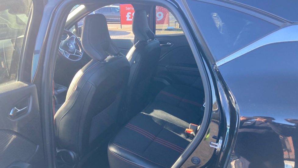 Renault Captur 1.3 Mild hybrid 140 R.S. Line 5dr Petrol Hatchback - Image 16
