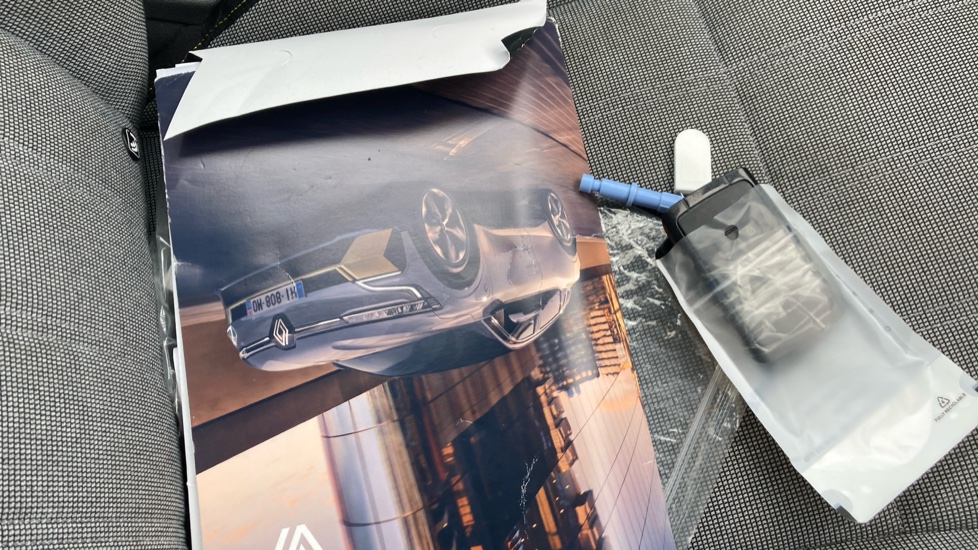 Renault Megane E-Tech EV60 160kW Iconic 60kWh Optimum Charge 5dr Auto Electric Hatchback - Image 19