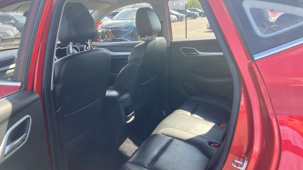 MG ZS 1.5 VTi-TECH Exclusive 5dr Petrol Hatchback - Image 16