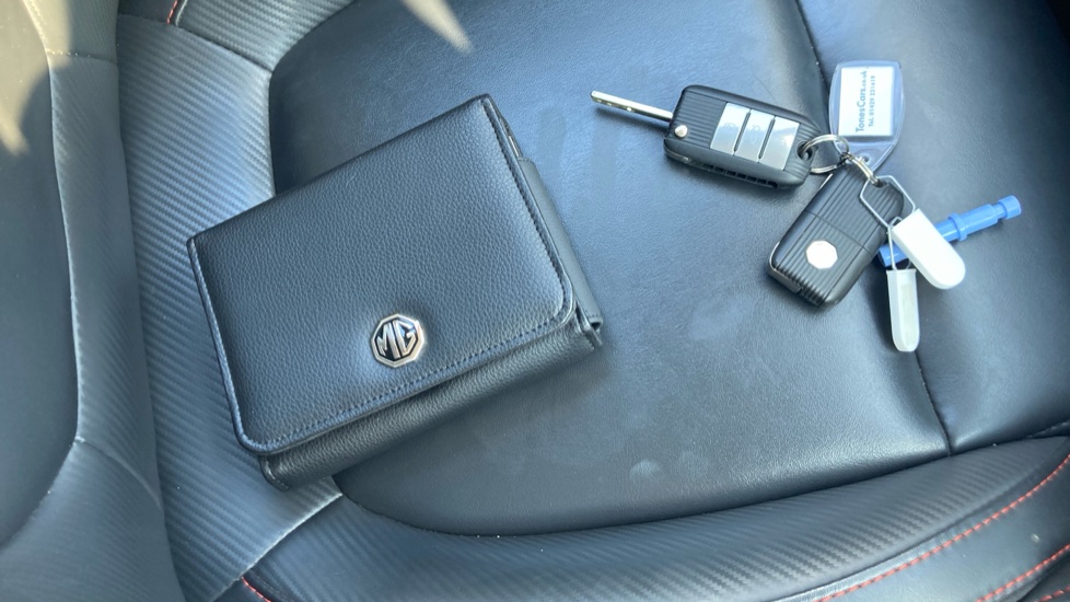 MG ZS 1.5 VTi-TECH Exclusive 5dr Petrol Hatchback - Image 19