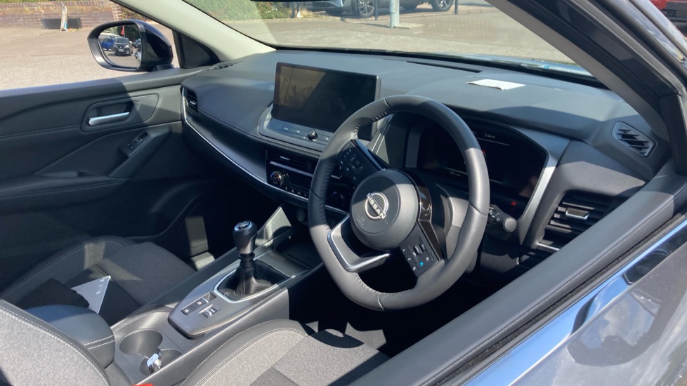 Nissan Qashqai 1.3 DiG-T MH N-Connecta 5dr Petrol Hatchback - Image 11