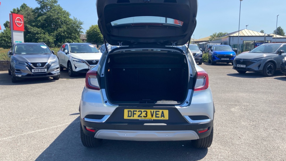 Renault Captur 1.0 TCE 90 Techno 5dr Petrol Hatchback - Image 4