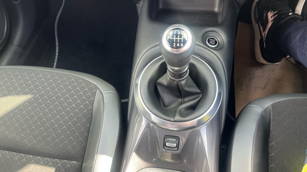 Nissan Juke 1.0 DiG-T 114 N-Connecta 5dr Petrol Hatchback - Image 13