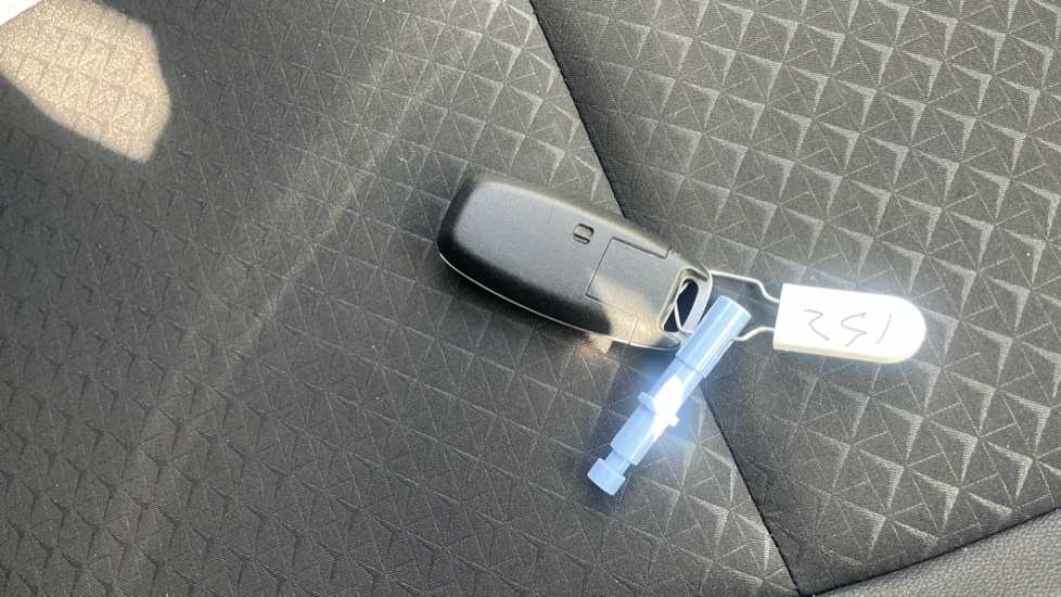 Nissan Juke 1.0 DiG-T 114 N-Connecta 5dr Petrol Hatchback - Image 20