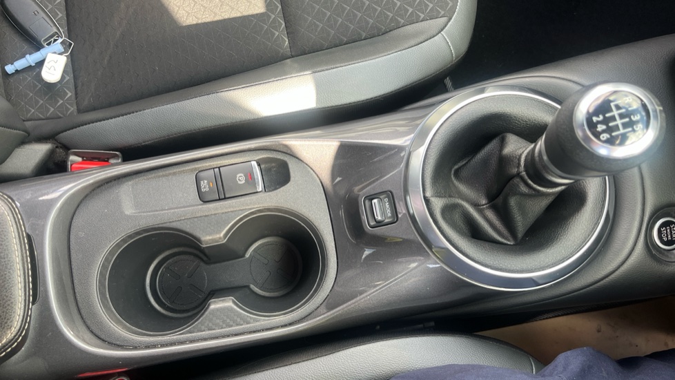 Nissan Juke 1.0 DiG-T 114 N-Connecta 5dr Petrol Hatchback - Image 22