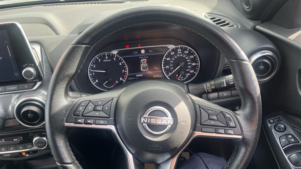Nissan Juke 1.0 DiG-T 114 N-Connecta 5dr Petrol Hatchback - Image 25
