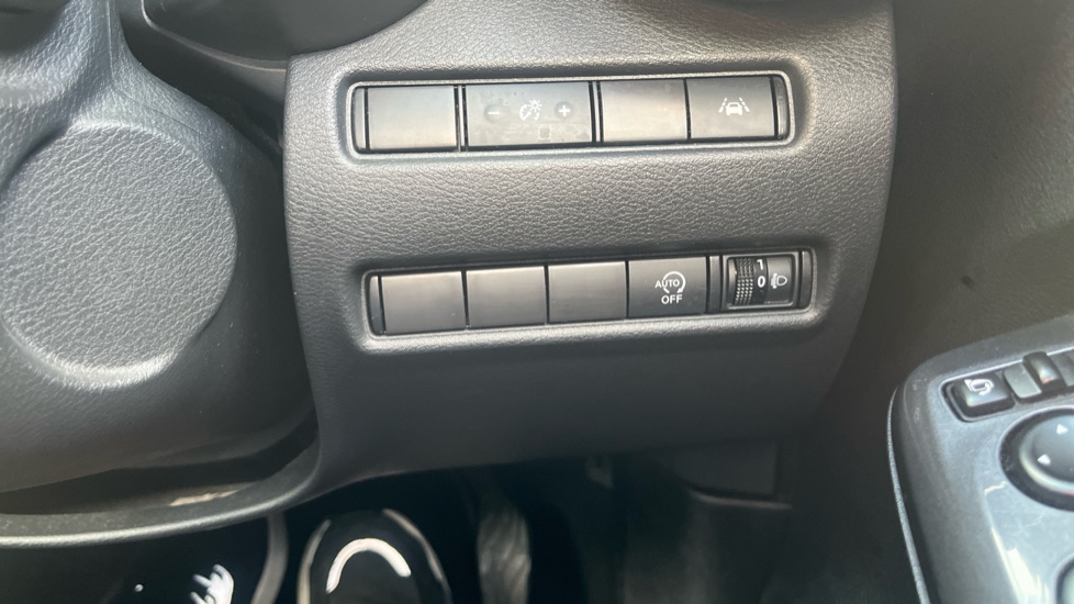 Nissan Juke 1.0 DiG-T 114 N-Connecta 5dr Petrol Hatchback - Image 26