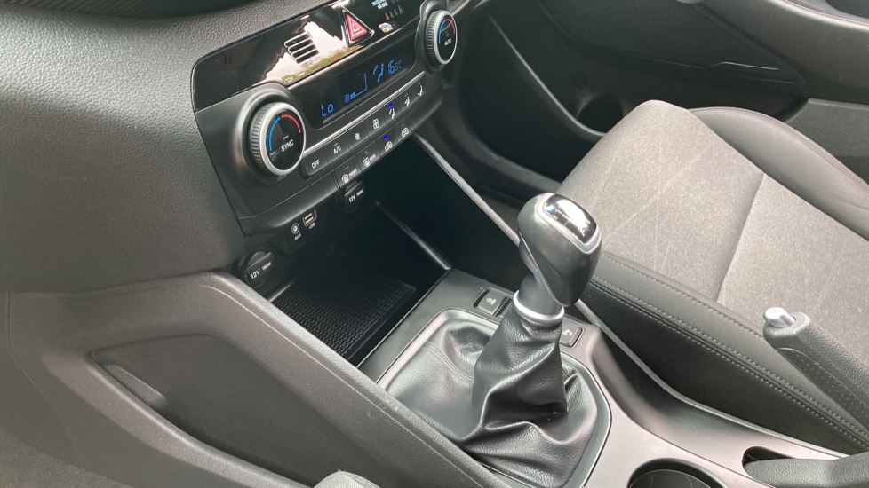 Hyundai TUCSON 1.6 GDi SE Nav 5dr 2WD Petrol Estate - Image 13