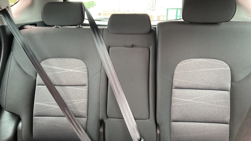 Hyundai TUCSON 1.6 GDi SE Nav 5dr 2WD Petrol Estate - Image 15